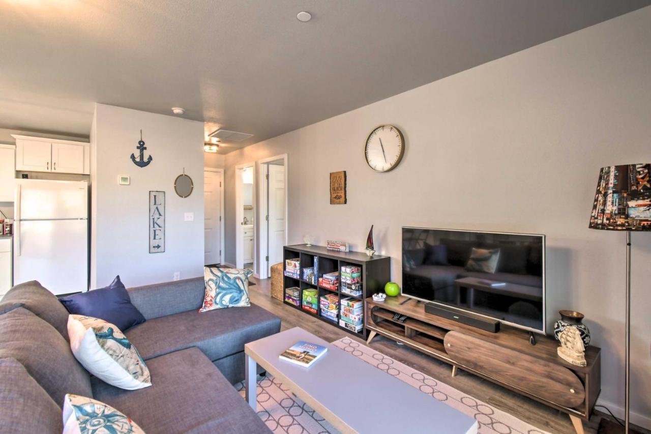 Canal Cottage Retreat With Dock And Waterfront Views Ocean Shores Kültér fotó