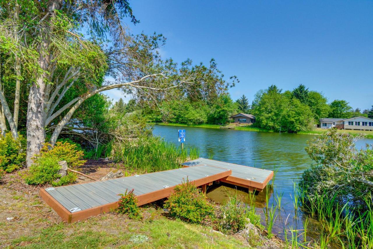Canal Cottage Retreat With Dock And Waterfront Views Ocean Shores Kültér fotó